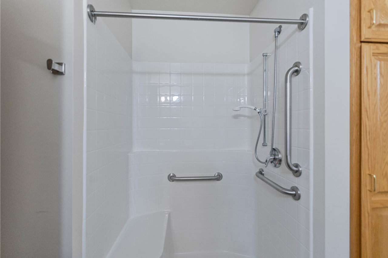 Kenyon Garden Apartments - Photo 6 of 15