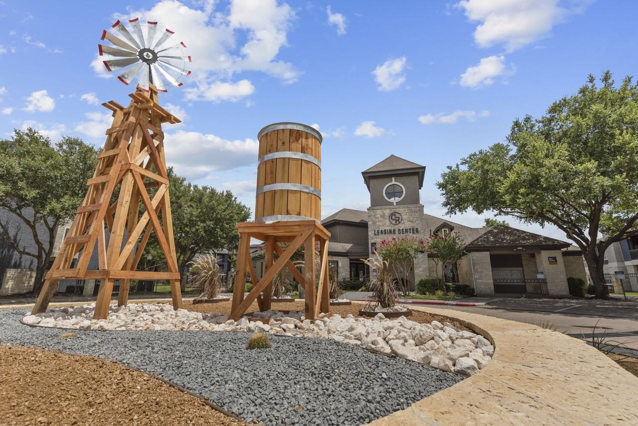 Crossroads Ranch - Photo 4 of 10