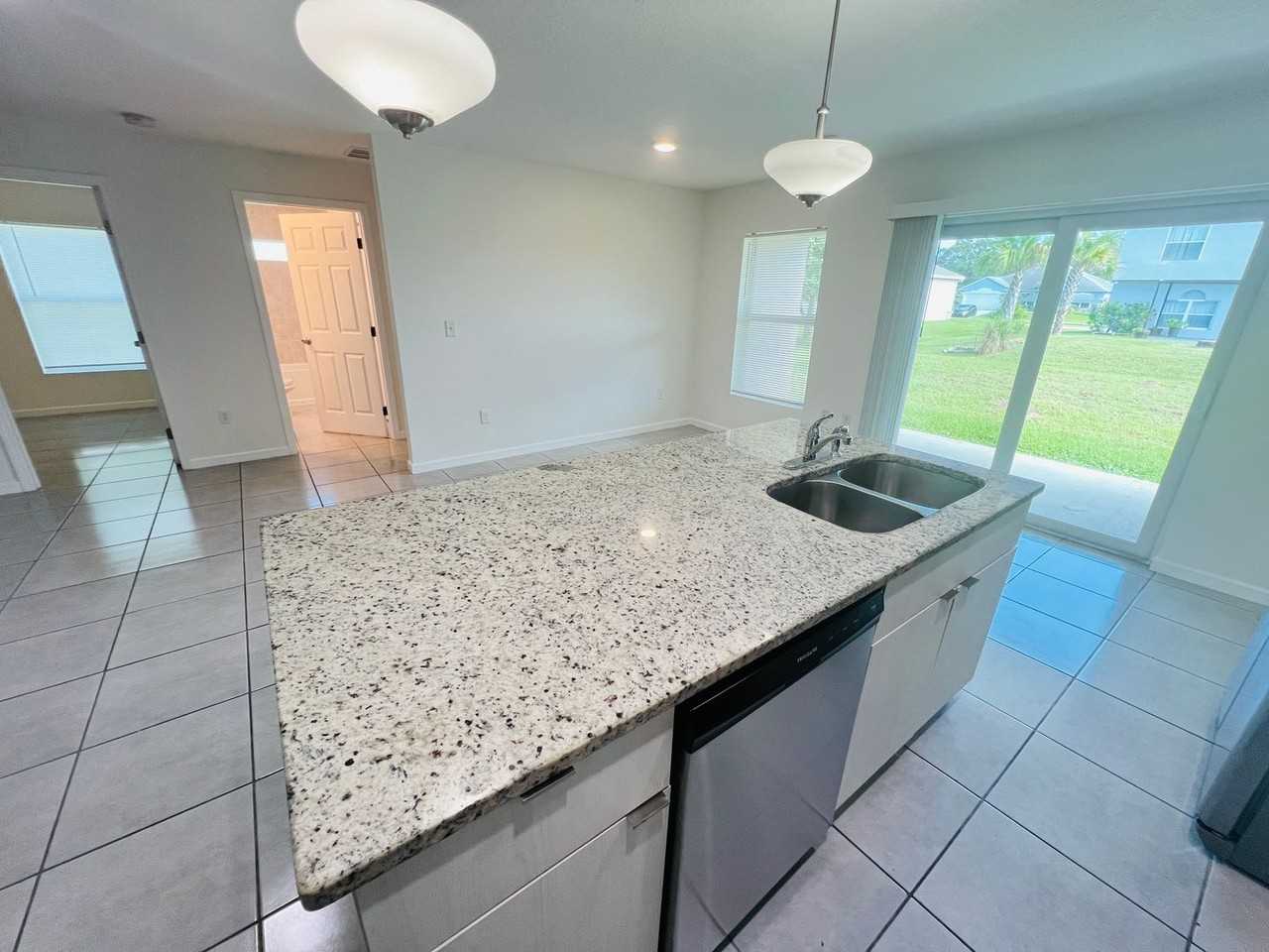 831 Highland Ave Nw - Photo 7 of 25