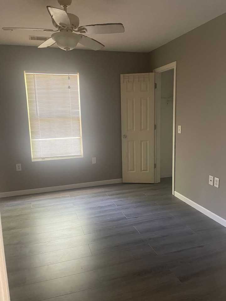 107 Hardwood Rd - Photo 3 of 4