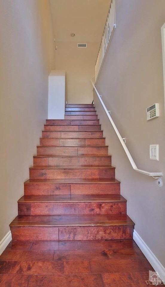 4241 Rusticview Ct - Photo 3 of 15