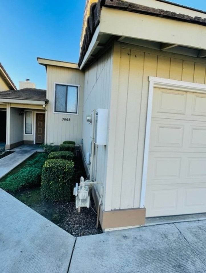 3068 Colony Park Dr - Photo 2 of 27