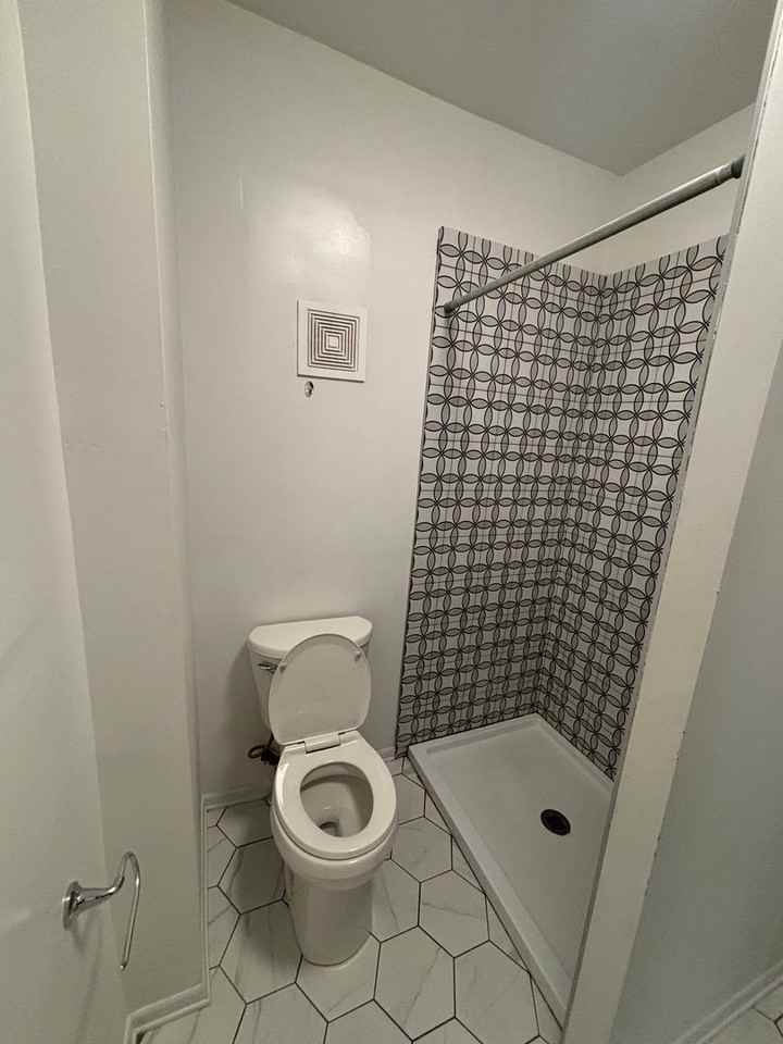 2091 Iuka Ave #B - Photo 6 of 13