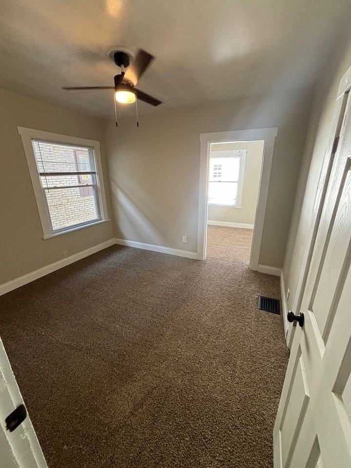 2091 Iuka Ave #B - Photo 7 of 13