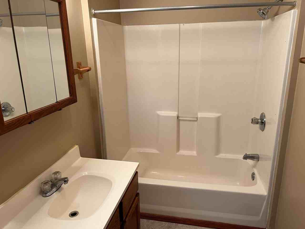 724 Taylor St - Photo 3 of 10