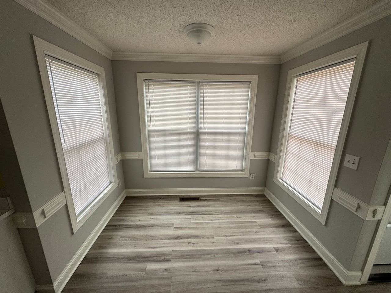 1000 Sandberg Ln - Photo 2 of 14