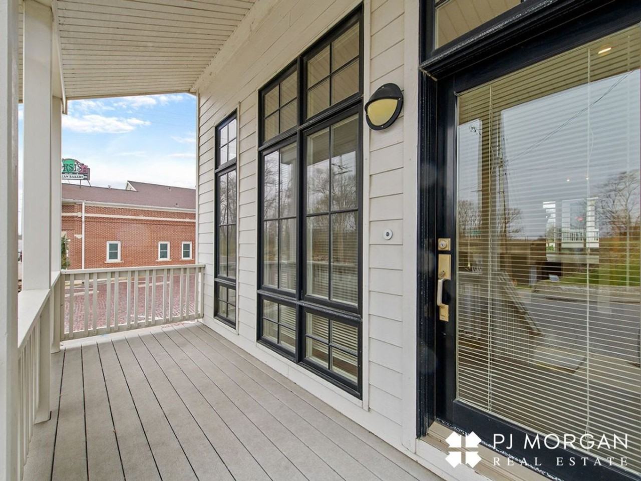 701 Pacific St - Photo 2 of 17