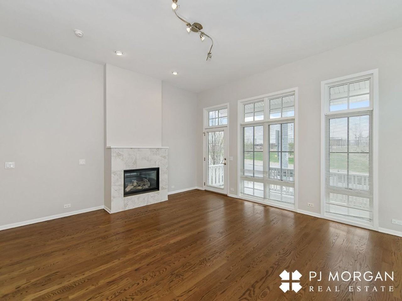 701 Pacific St - Photo 3 of 17