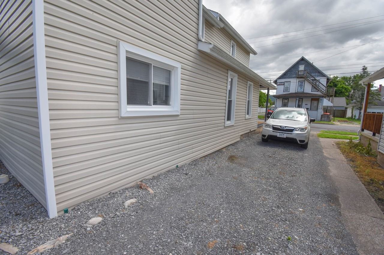 149 N 5th St - Photo 3 of 27