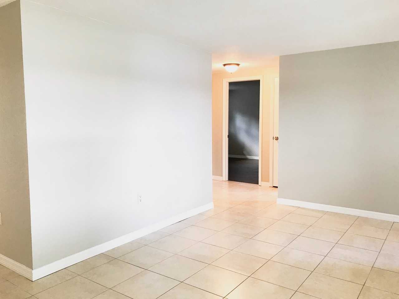 7647 Heather St - Photo 2 of 17