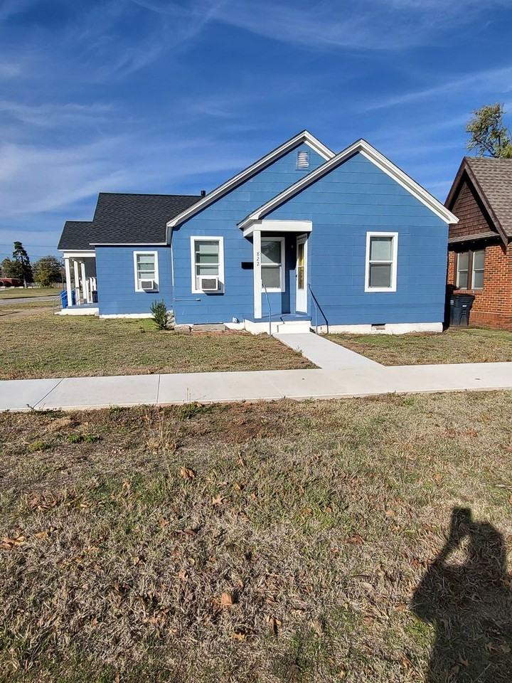 822 W Elm Ave - Photo 3 of 25