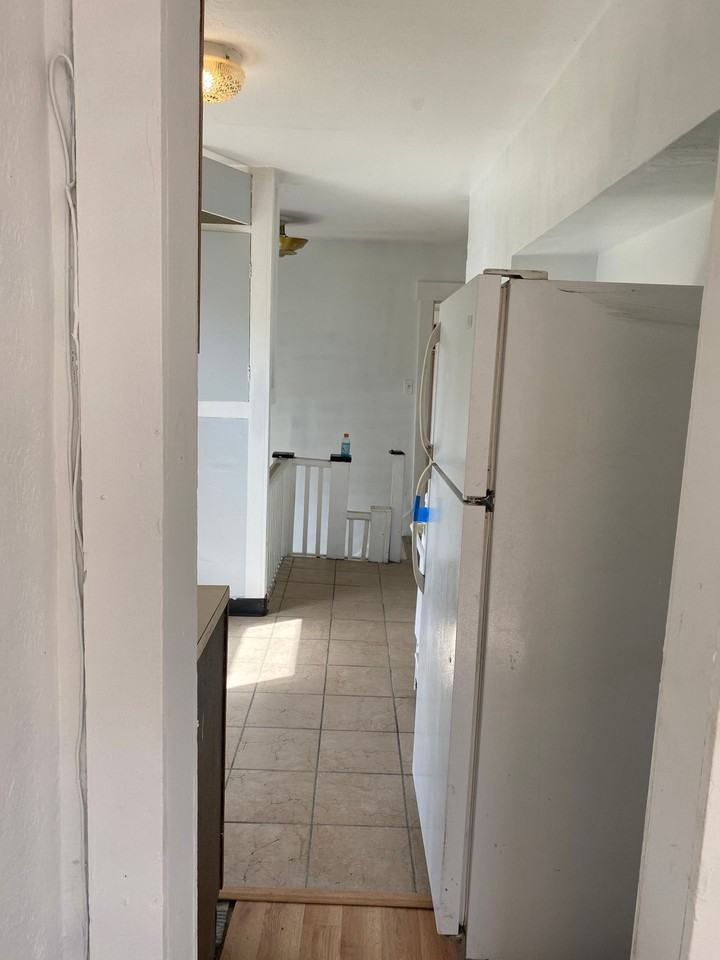 39 Pioneer St - Photo 2 of 13