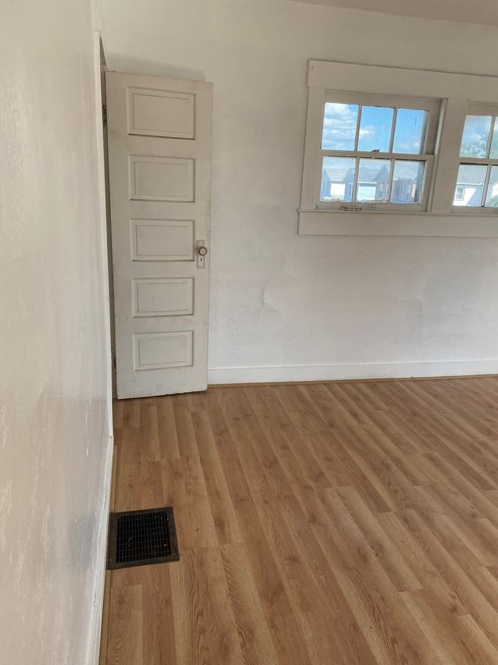 39 Pioneer St - Photo 3 of 13