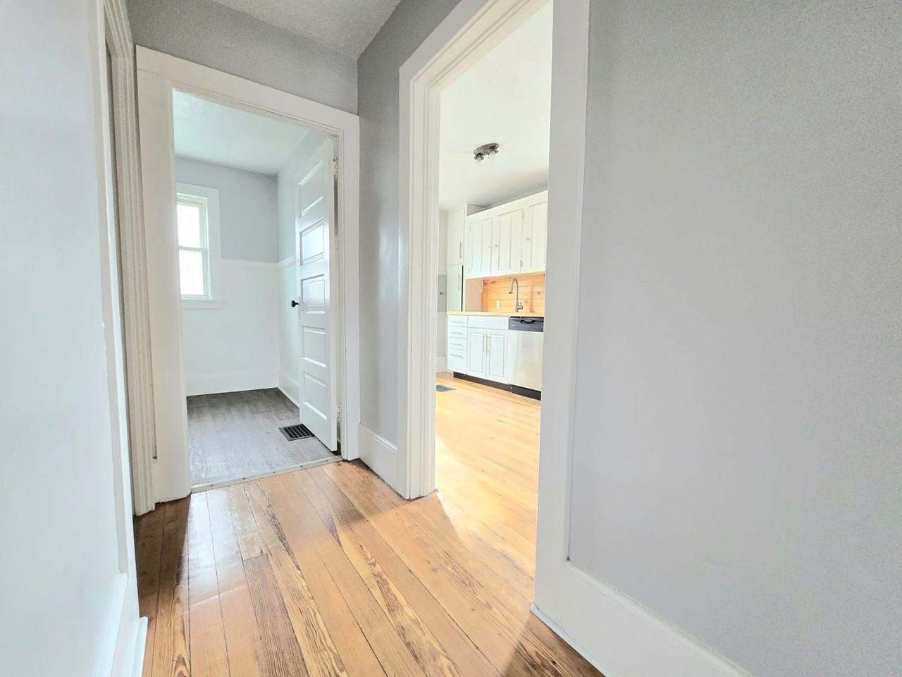 609/611 E. Mishawaka ave - Photo 2 of 7