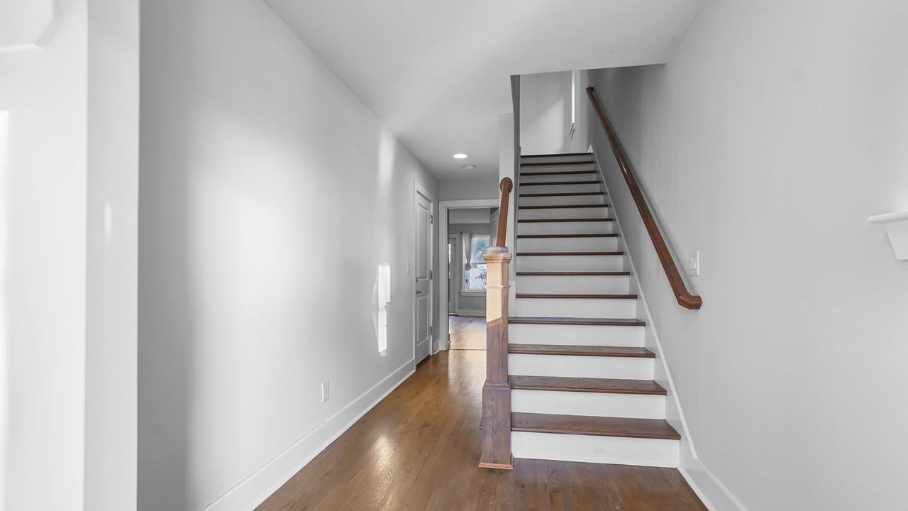 1007A Alice St - Photo 7 of 50