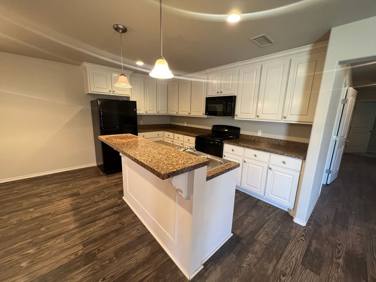 2711 113th St - Photo 7 of 21