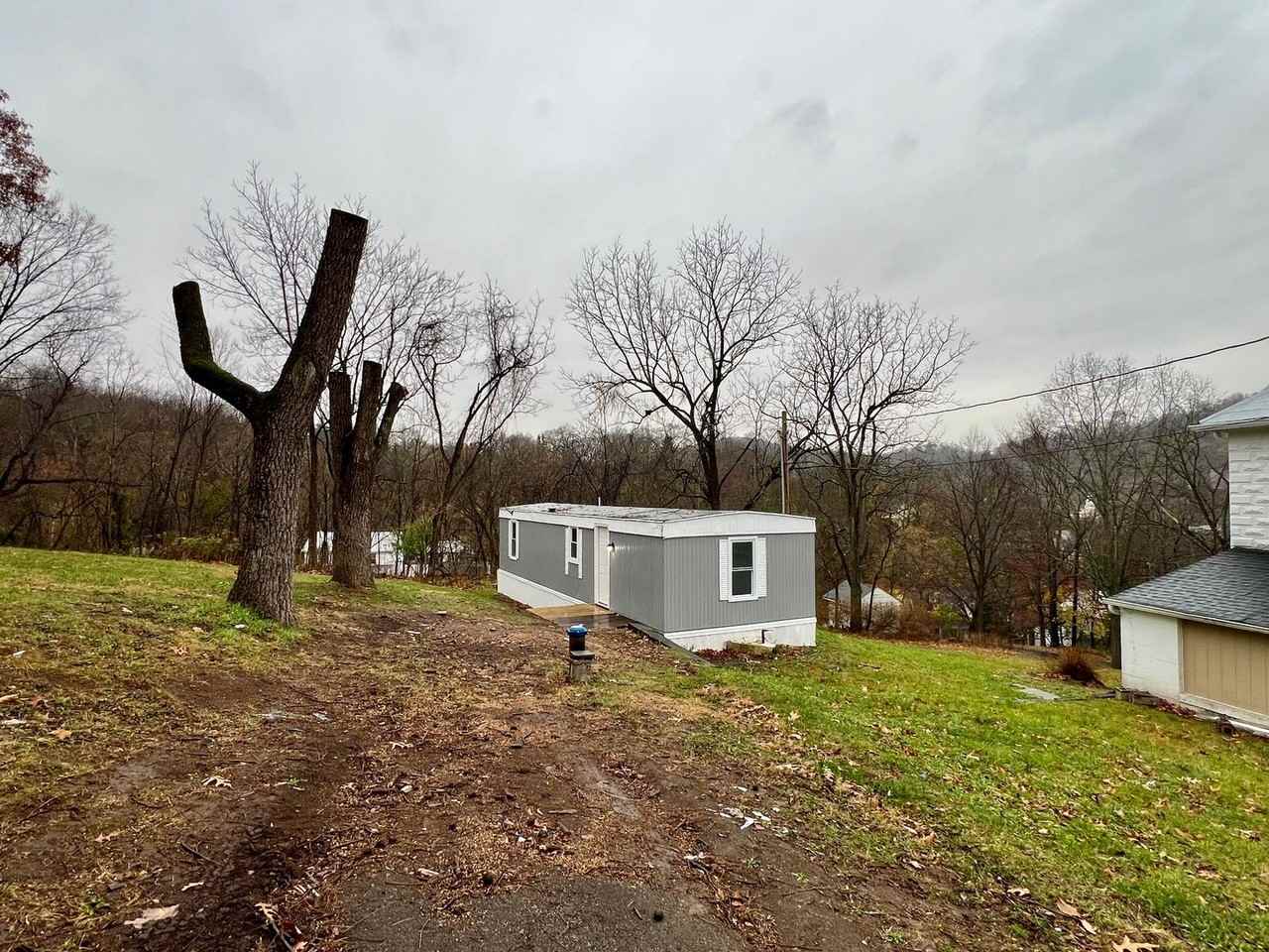 20 Laurel Hill Ln - Photo 2 of 12