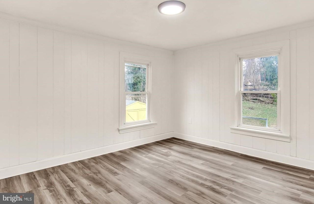 23 Hickory St - Photo 2 of 25
