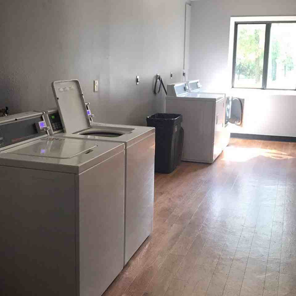 Meadowview Apartments - Photo 4 of 5