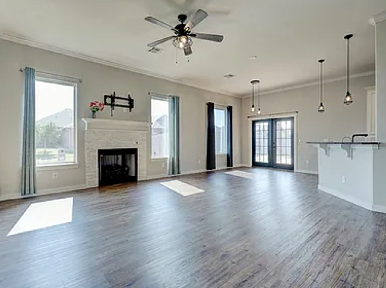 8000 Nw 160th Ter - Photo 2 of 31