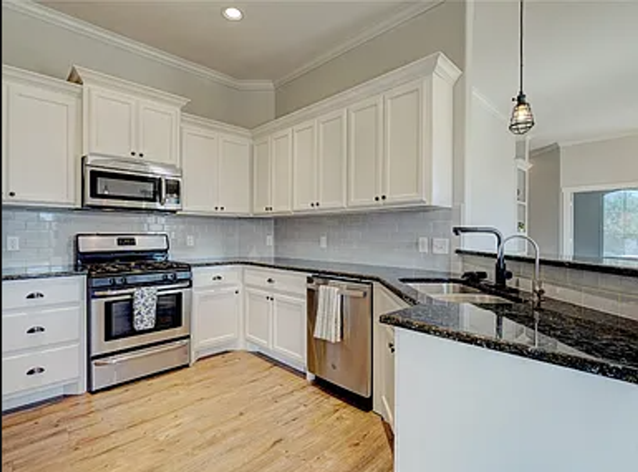 8000 Nw 160th Ter - Photo 3 of 31