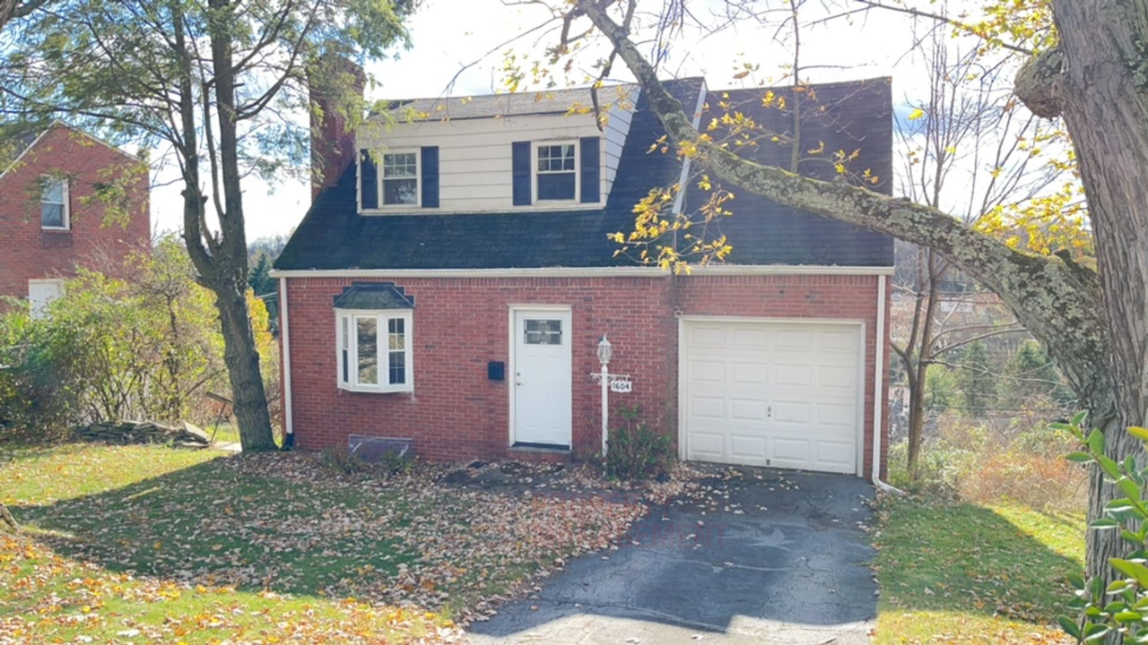 1604 Elderslee Rd - Photo 2 of 30