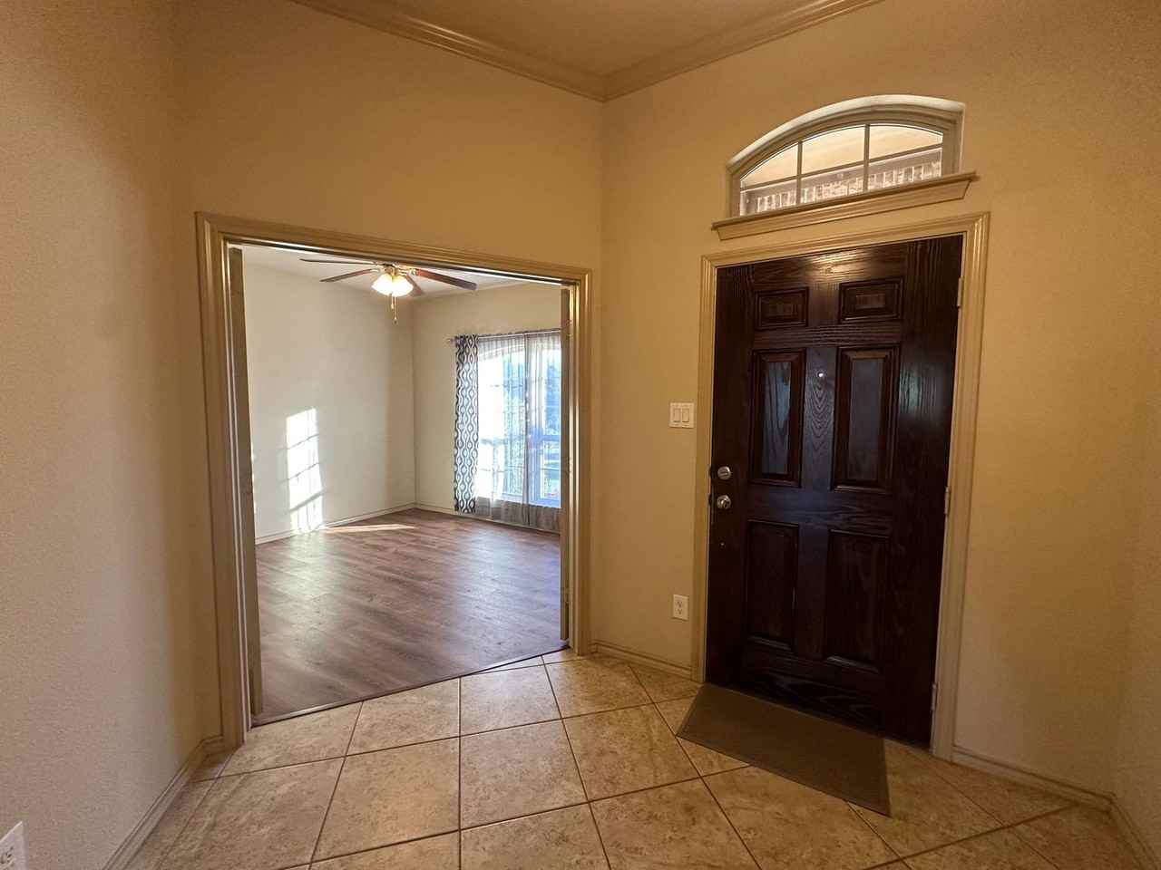 3108 Tamarack Ln - Photo 3 of 23