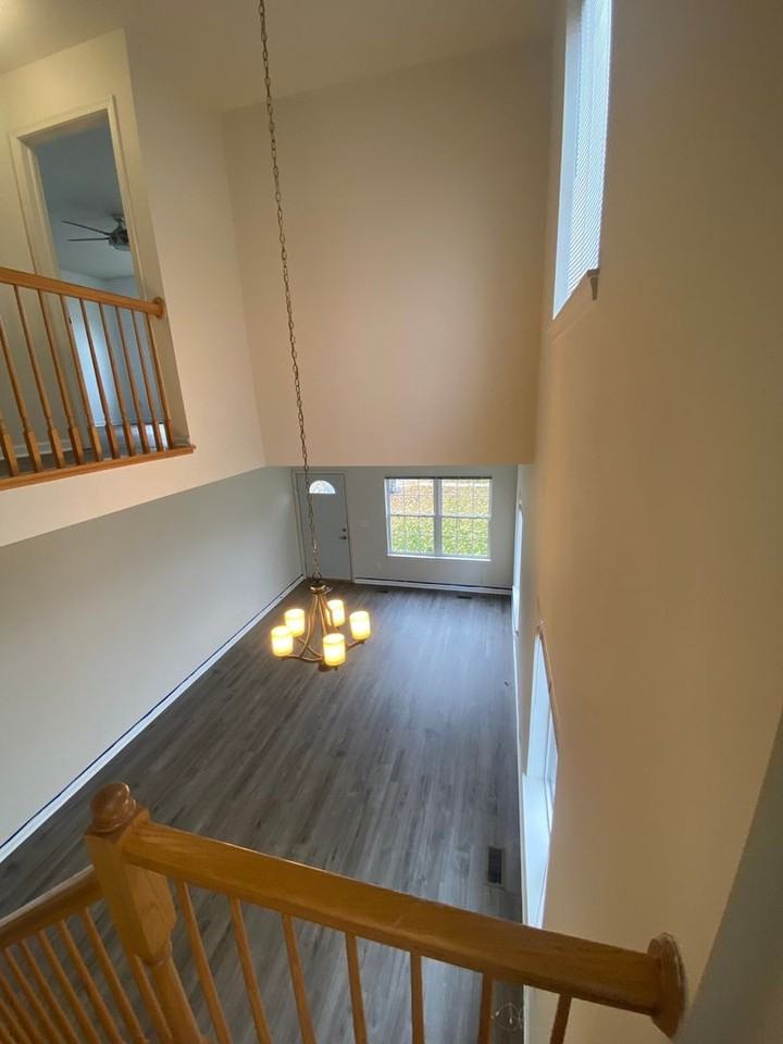 315 Richmond Dr - Photo 6 of 17