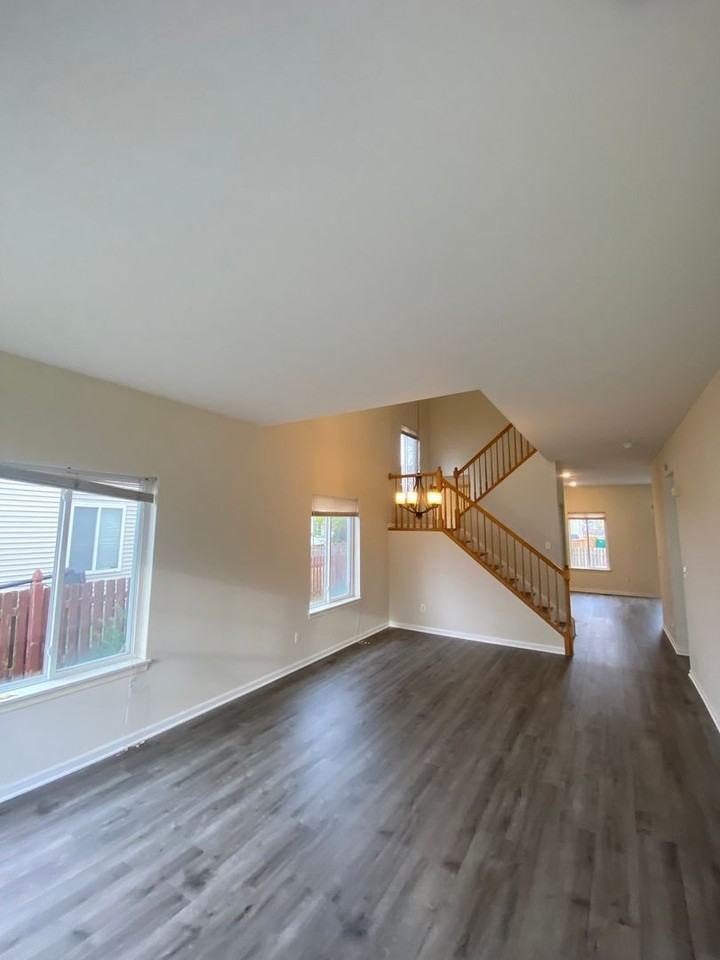 315 Richmond Dr - Photo 5 of 17