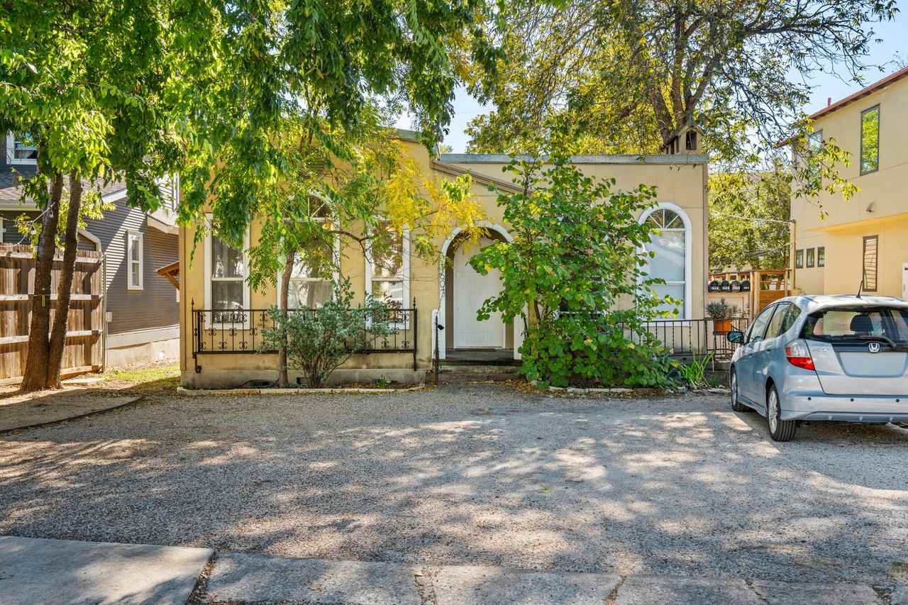 1607 Palma Plz - Photo 2 of 36