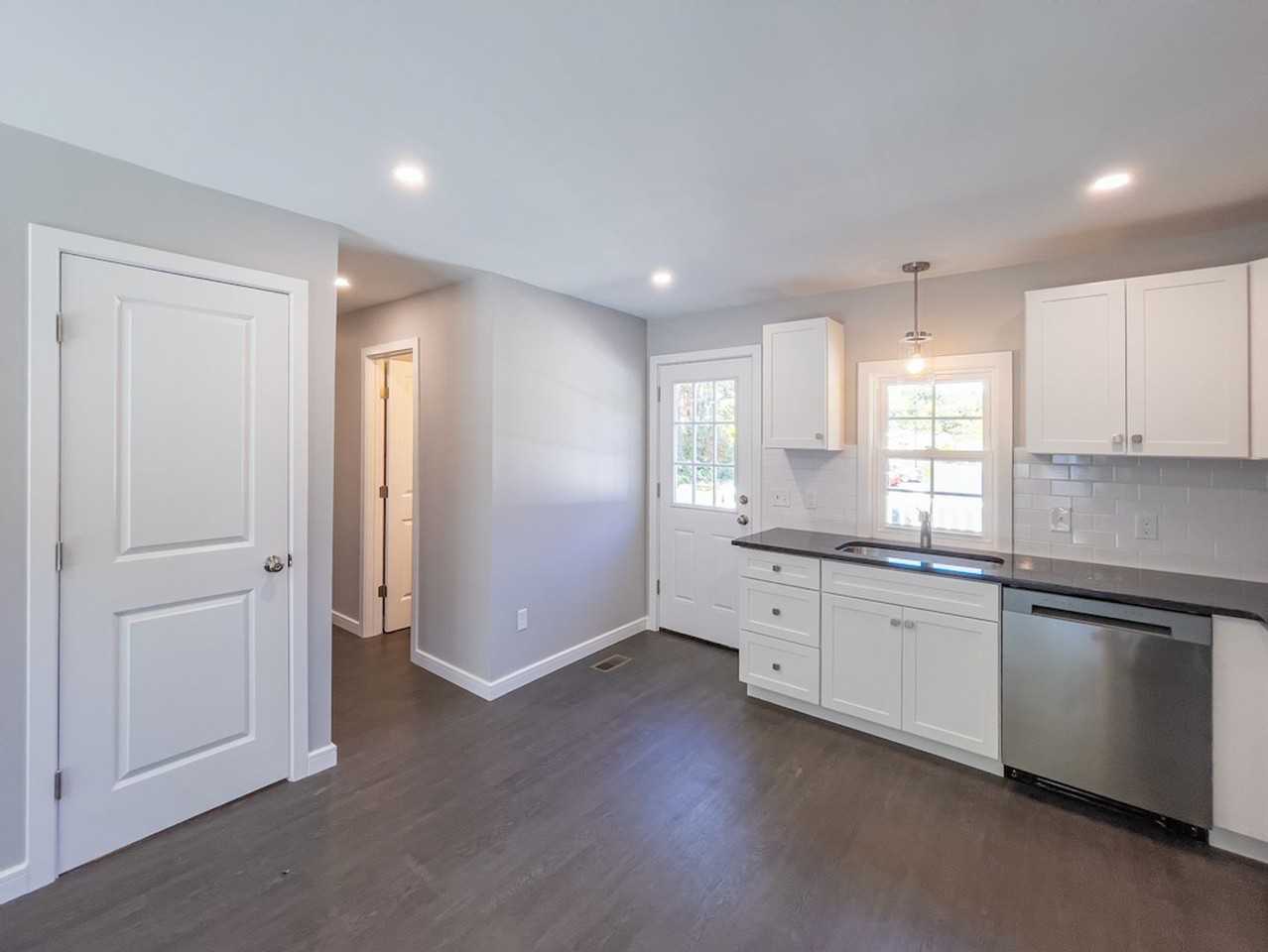 159 Dunham St - Photo 7 of 29