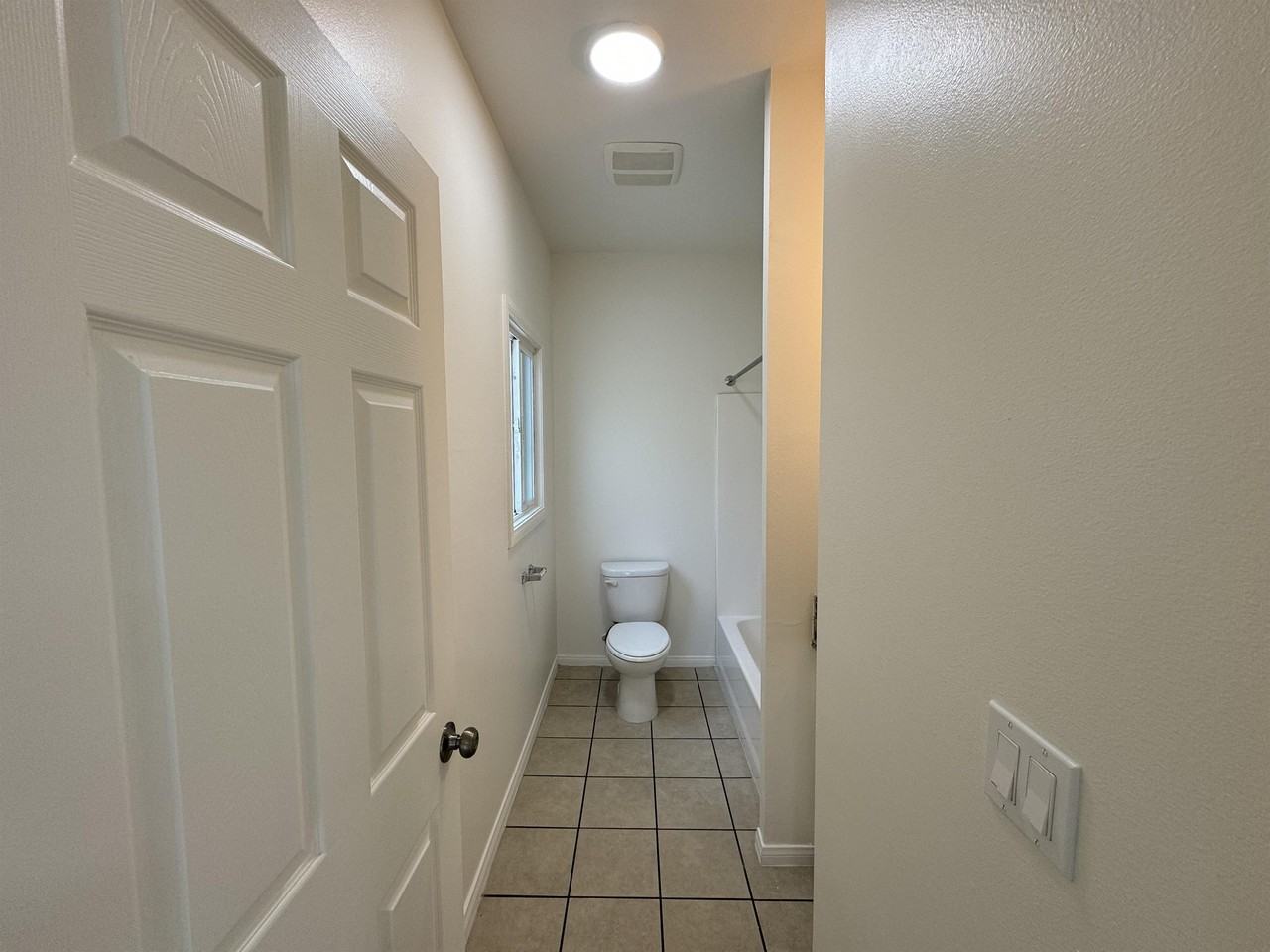 908 Martin Luther King Junior Avenue - Photo 3 of 5