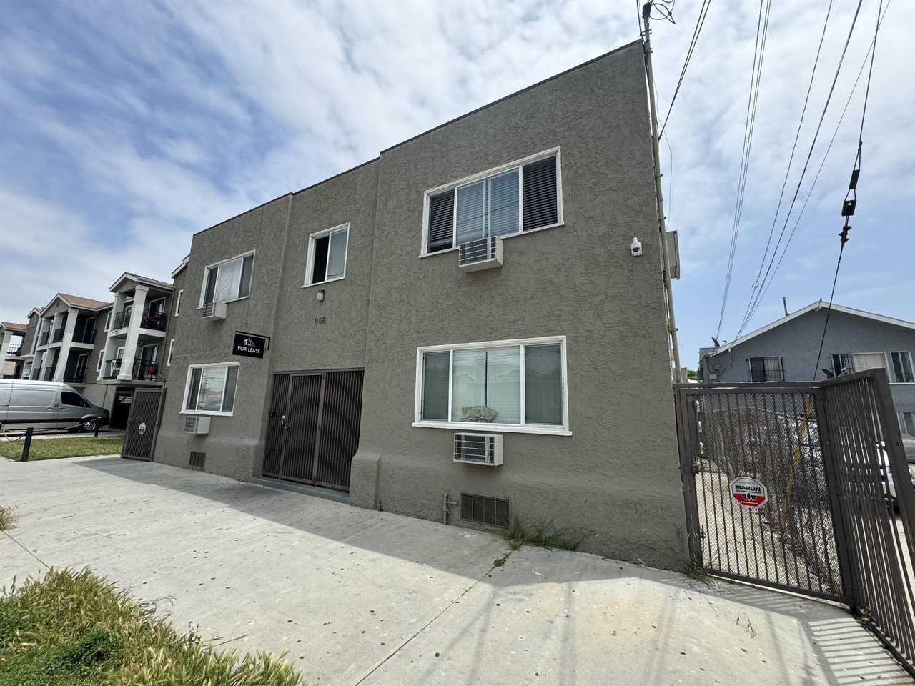 908 Martin Luther King Junior Avenue - Photo 5 of 5