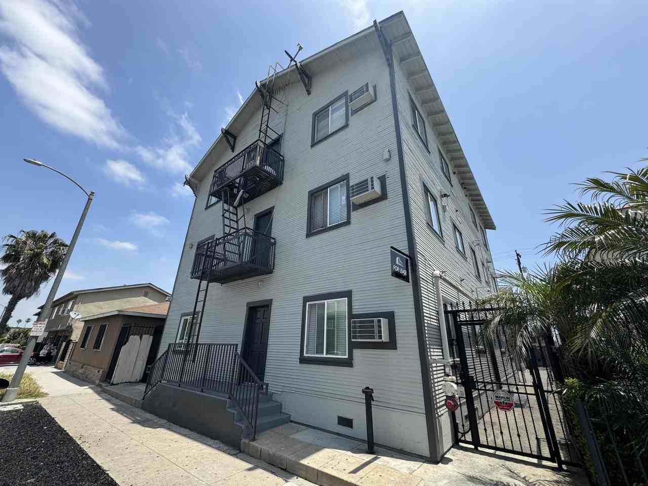 2266 Locust Avenue - Photo 5 of 5