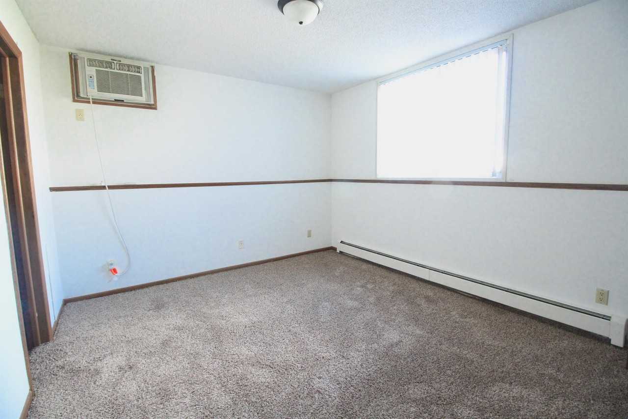 Janus Real Estate: 479 5th Avenue - Photo 3 of 9