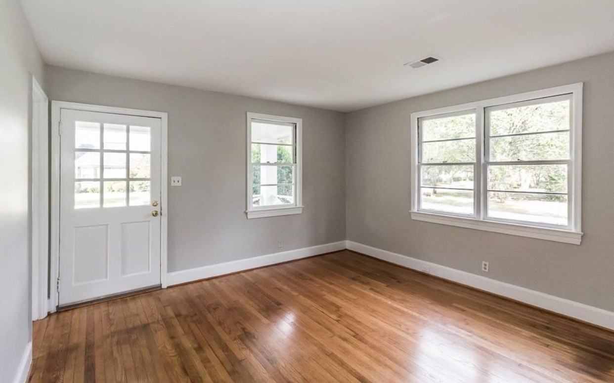 1100 Chevis Street - Photo 2 of 5