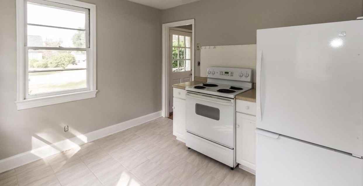 1100 Chevis Street - Photo 3 of 5