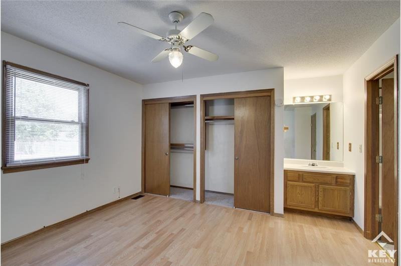 2310 N Ridgewood Dr - Photo 7 of 24