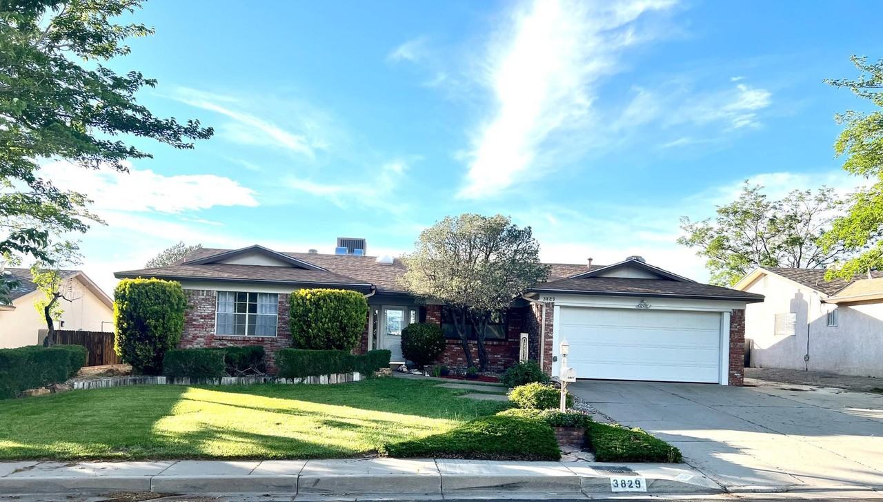 3829 Madrid Dr Ne - Photo 2 of 30