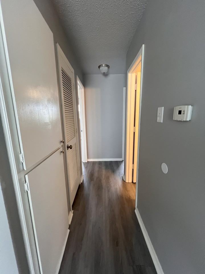 4607 Yorkshire Dr #3 - Photo 4 of 13