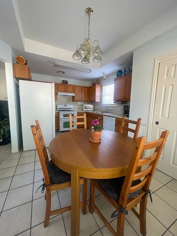 112 Rosemary Cv - Photo 2 of 4