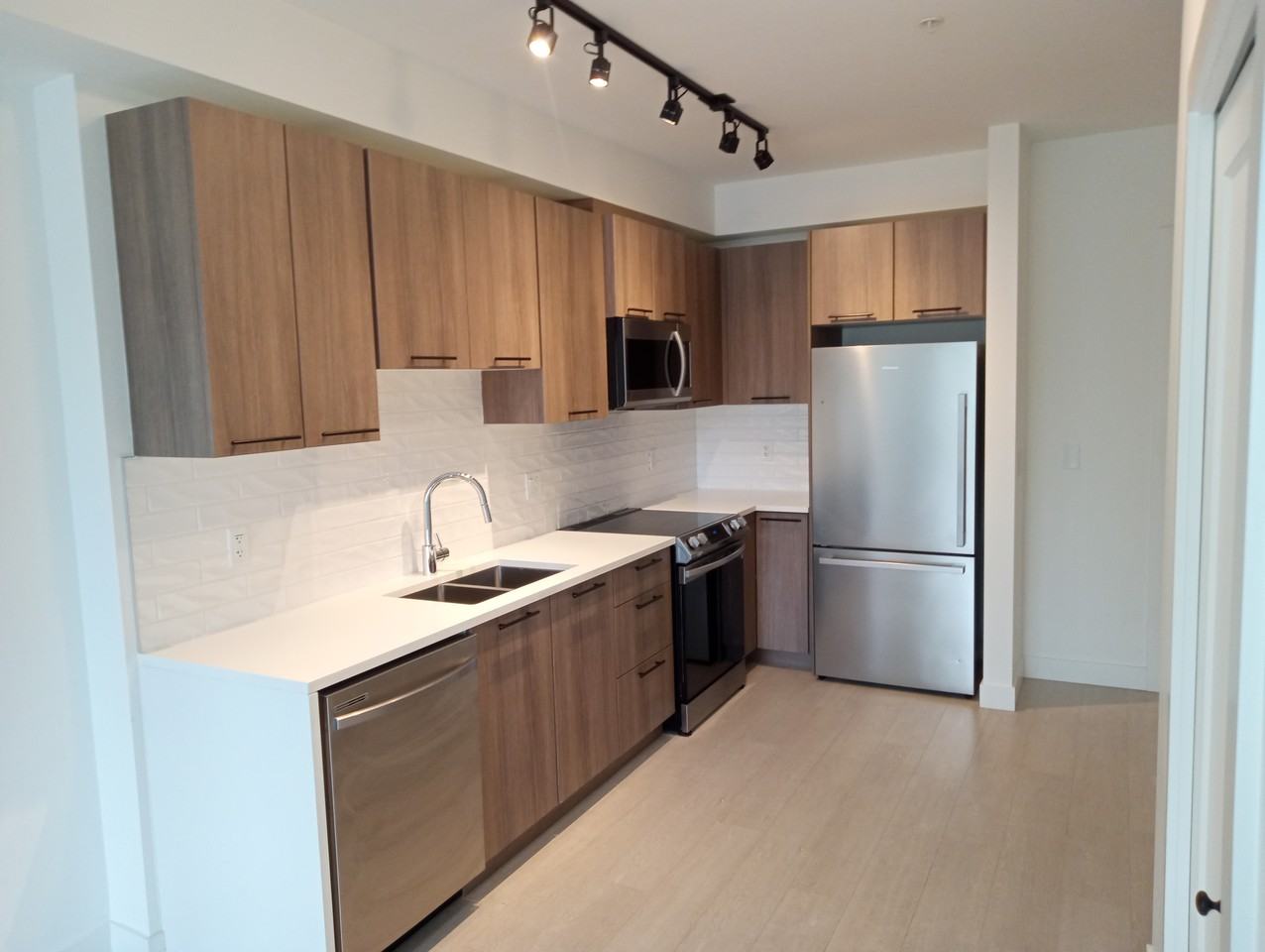 20221 53A Avenue - Photo 3 of 11