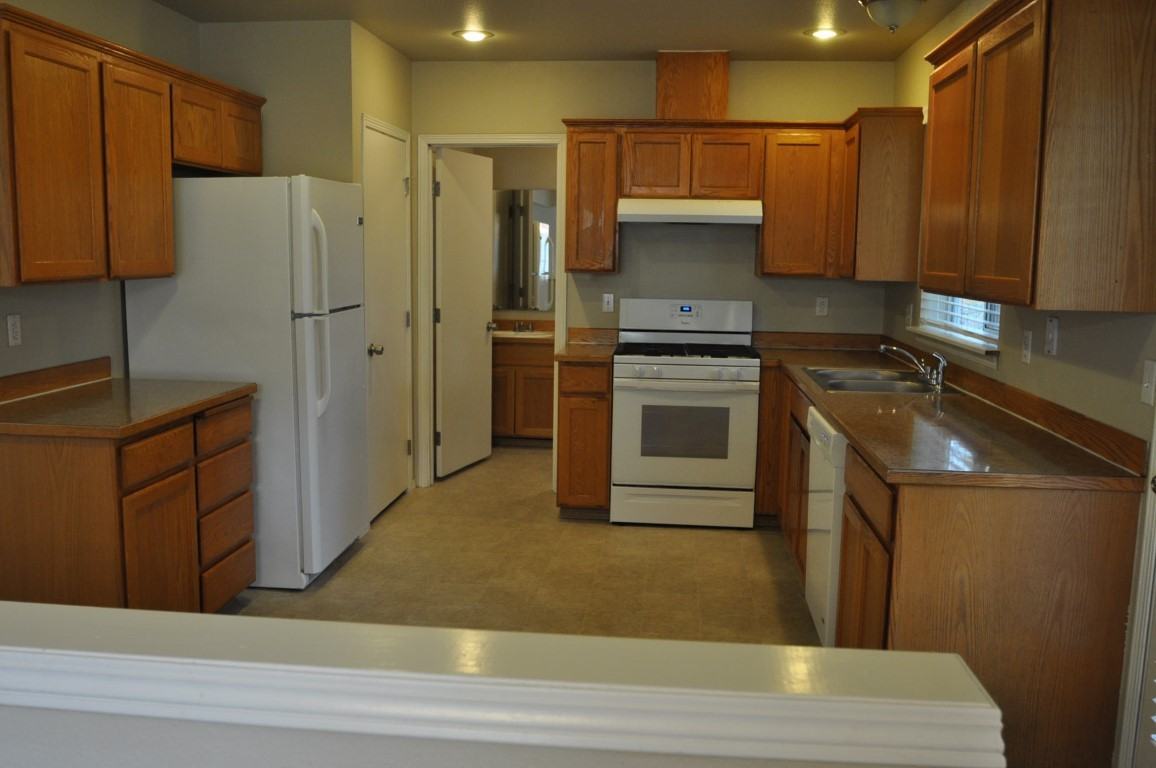 13307 226th St E - Photo 2 of 10