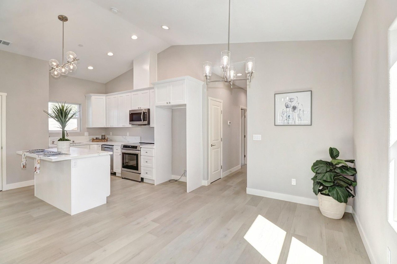 3960 Broadway #2 - Photo 4 of 19