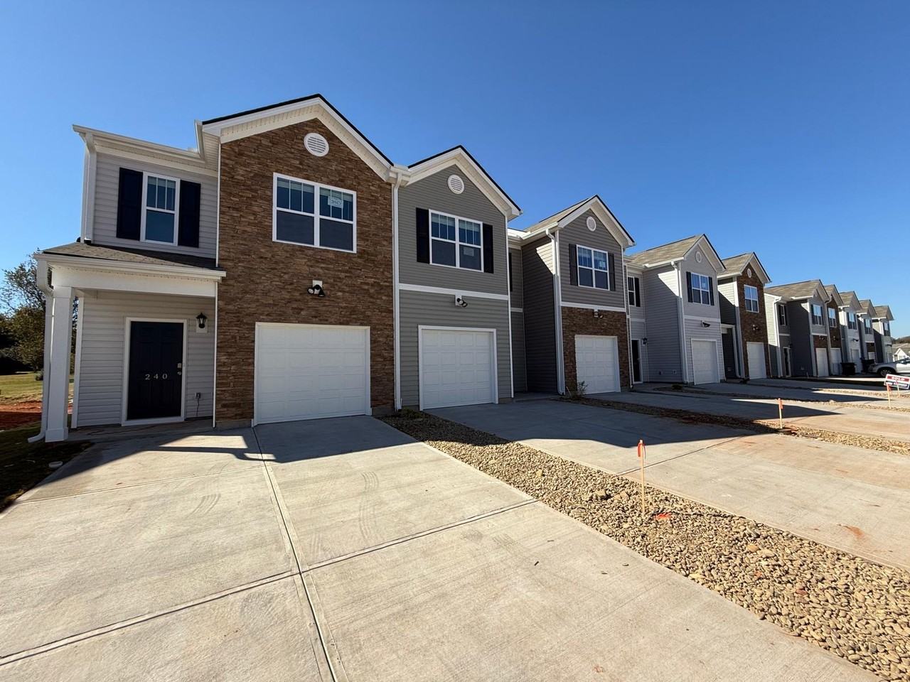 236 Sunriff Ct #236 - Photo 2 of 3