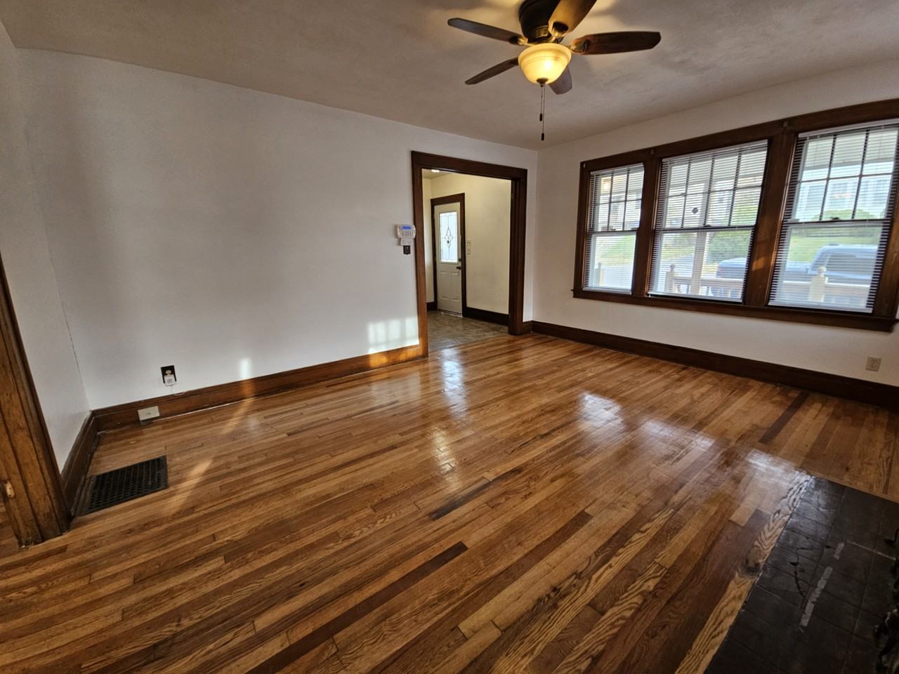 123 Spring St #1stFL - Photo 2 of 12