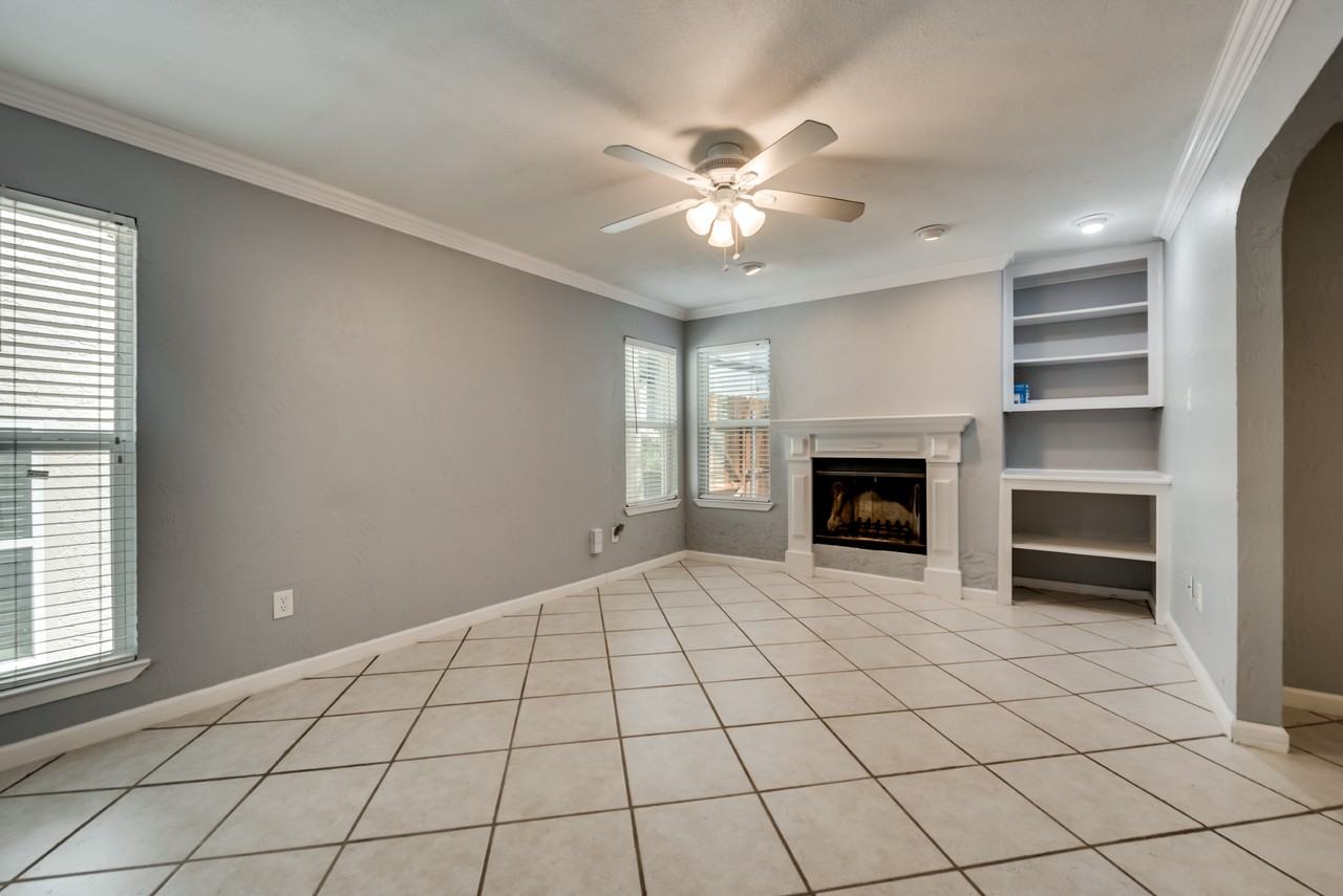 2205 Park Hill Dr - Photo 3 of 17