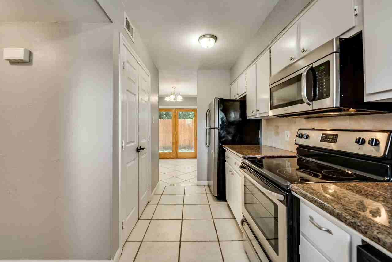 2205 Park Hill Dr - Photo 7 of 17