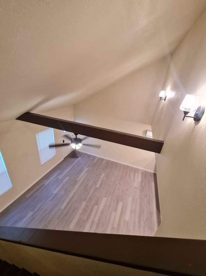 551 Oak Lawn Dr #2 - Photo 3 of 16