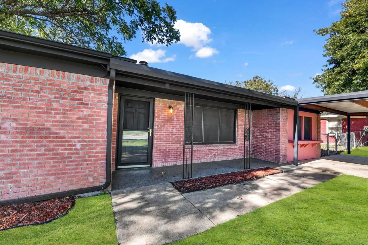 3905 Dakota Trl #NA - Photo 2 of 15